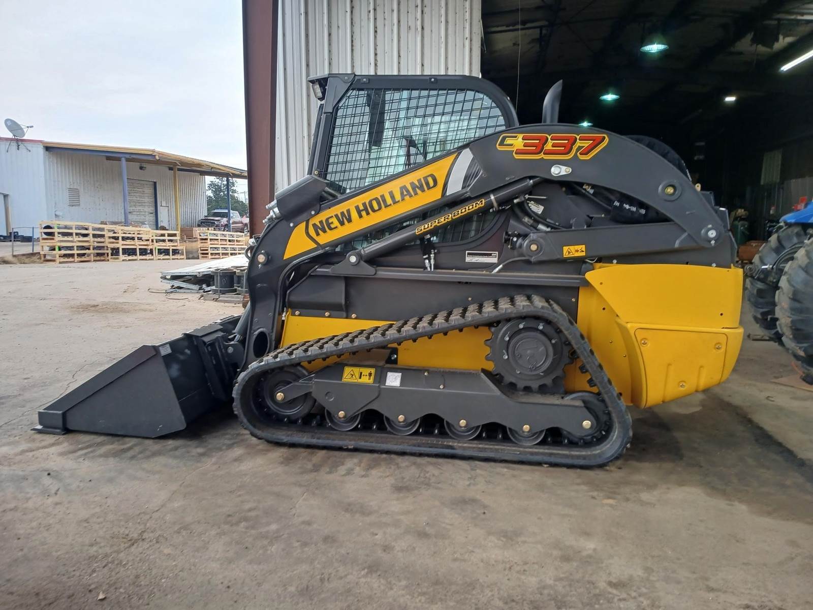 2025 New Holland C337 - Image 2