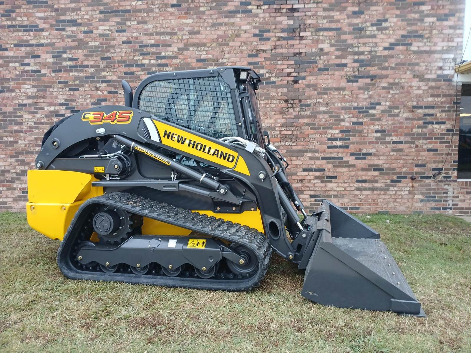 2025 New Holland C345 - Image 2